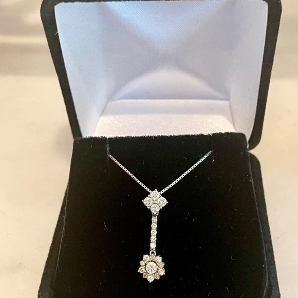 DIAMOND DROP PENDANT In Solid 18k (750) White Gold - Picture 1 of 7